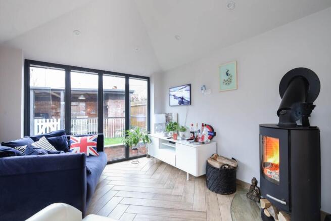 3 bed property, in Shelley Drive, £450,000