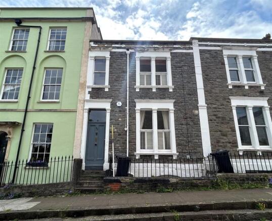 4 bed property, in Somerset Street, £895,000