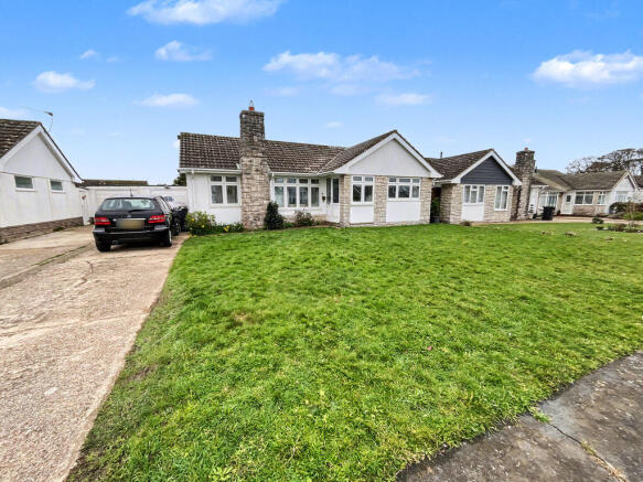 2 bed property, in Close To Beach, £500,000