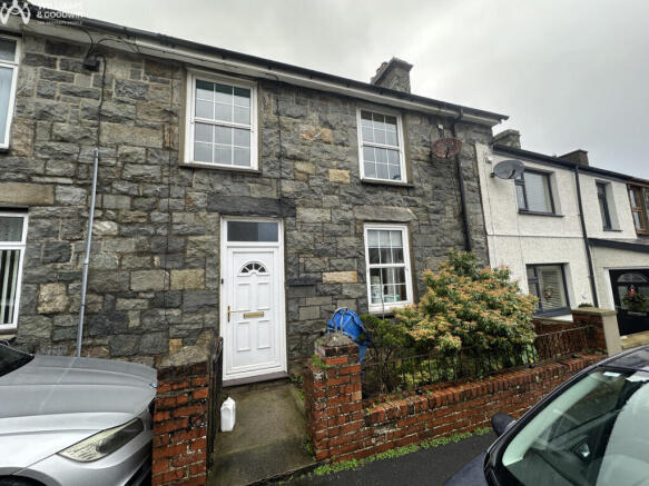 3 bed property, in Rhedyw Road, £115,000
