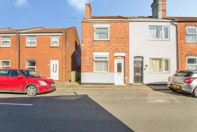3 bed property, in Duke Street, £80,000