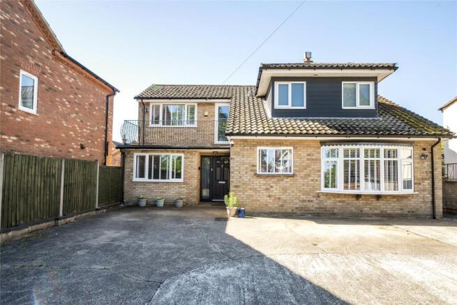 4 bed property, in Bedford Road, £625,000
