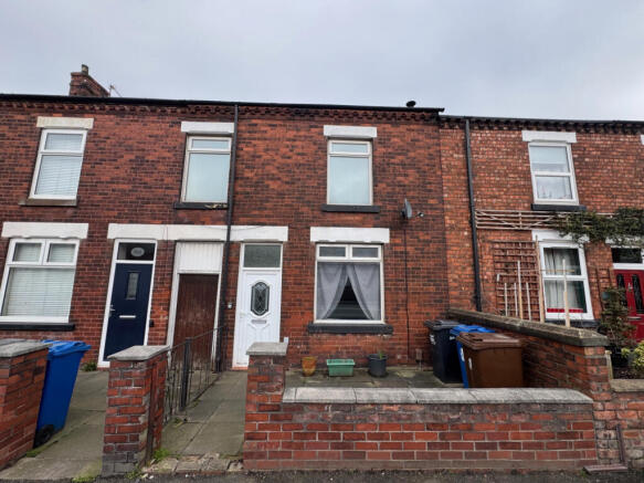 3 bed property, in Atherton Road, £140,000
