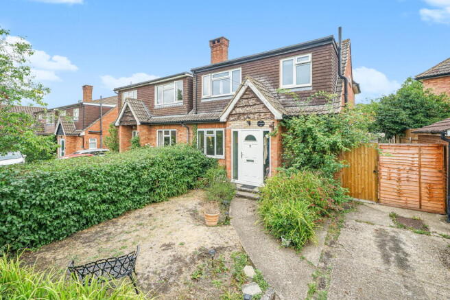 4 bed property, in Cranmore Lane, £595,000