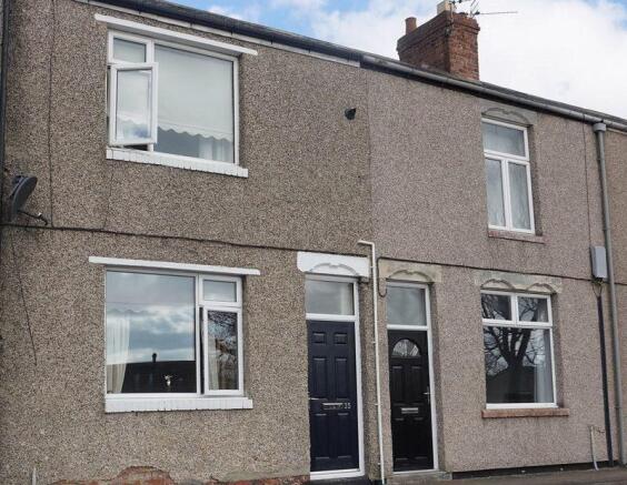 2 bed property, in 35 Ford Terrace, £35,000