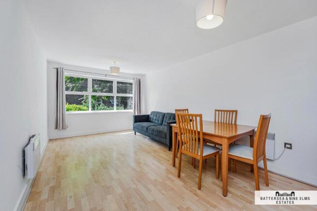 1 bed property, in Ferndale Road, £380,000