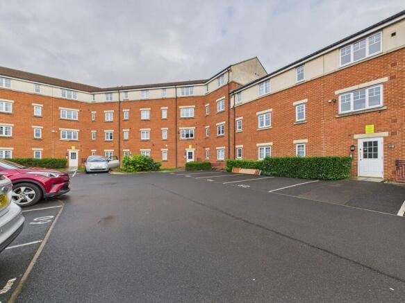 2 bed property, in Appleby Close, £90,000