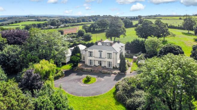 22 bed property, in Woodtown, £795,000