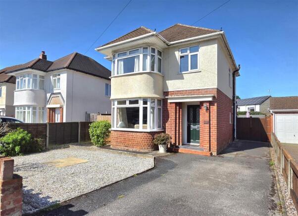 3 bed property, in Colin Road, £345,000