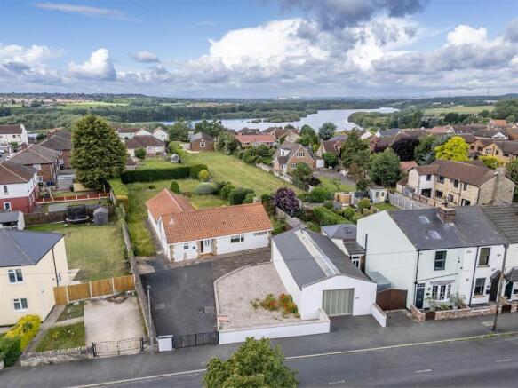 3 bed property, in Great North Road, £499,950