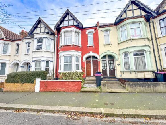 1 bed property, in Silverdale Avenue, £160,000