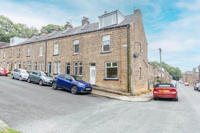 4 bed property, in Binns Street, £180,000
