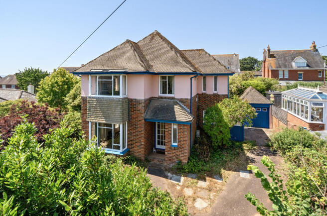 3 bed property, in Hulham Road, £400,000