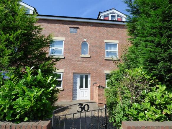 1 bed property, in Flat 1 Ashleigh Apartments 30, £99,950