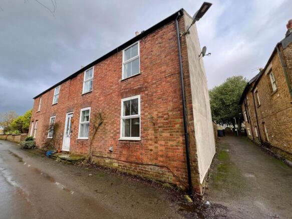 3 bed property, in Church Lane, £200,000