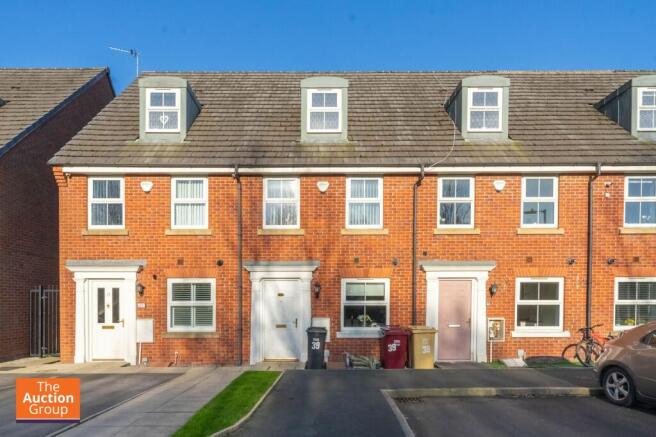 3 bed property, in Littlebrooke Close, £145,000