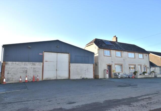 6 bed property, in Bwlchygroes, £449,000