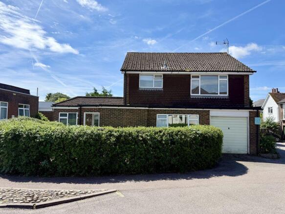 3 bed property, in Coopers Way, £495,000