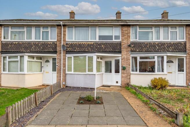3 bed property, in Henbrook, £220,000