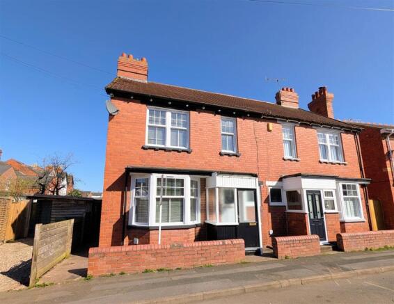 3 bed property, in Baysham Street, £285,000