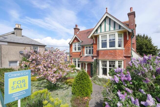 3 bed property, in High Street, £600,000