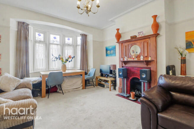 1 bed property, in Brunswick Road, £220,000
