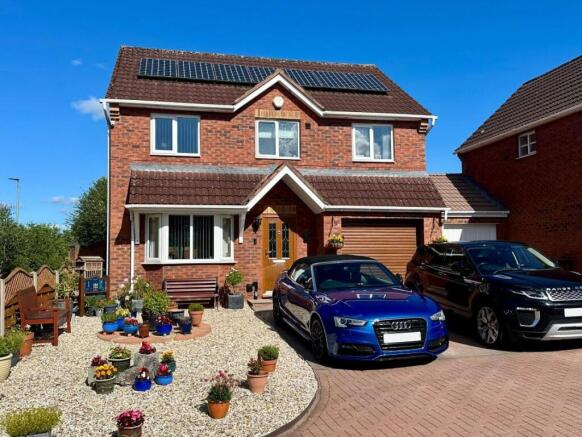 4 bed property, in St. Clares Court, £395,000