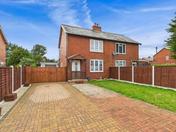 3 bed property, in Tennant Street, £200,000