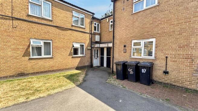 1 bed property, in Northumberland Street, £75,000
