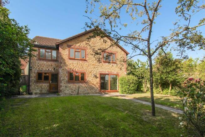 5 bed property, in Yew Tree Farm, £475,000