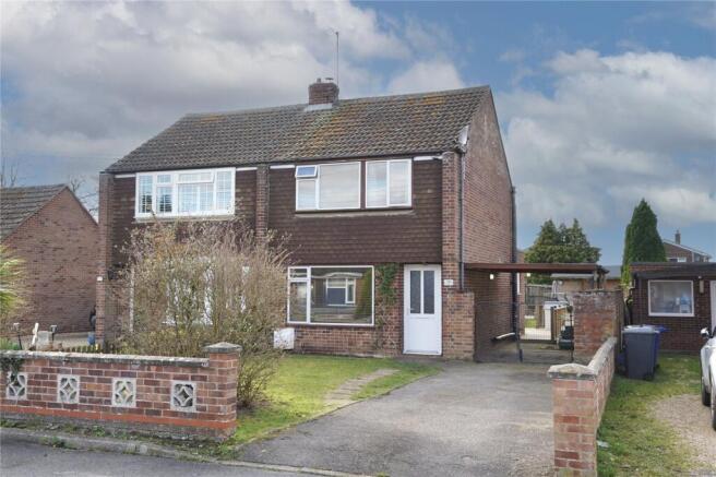 3 bed property, in Churchill Drive, £285,000
