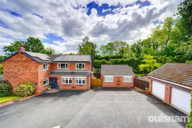 5 bed property, in Hanbury Road, £675,000