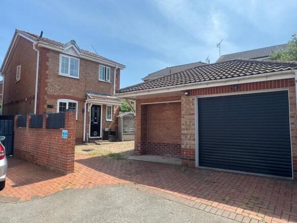 3 bed property, in Beaufort Way, £225,000