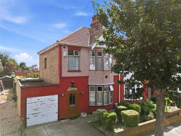 3 bed property, in Westbury Road, £395,000