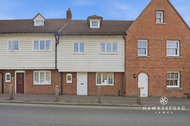 2 bed property, in Crown Road, £160,000