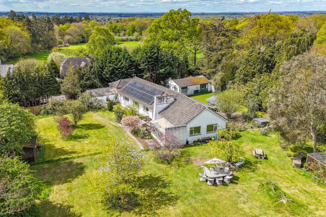 4 bed property, in Hangersley Hill, £1,150,000