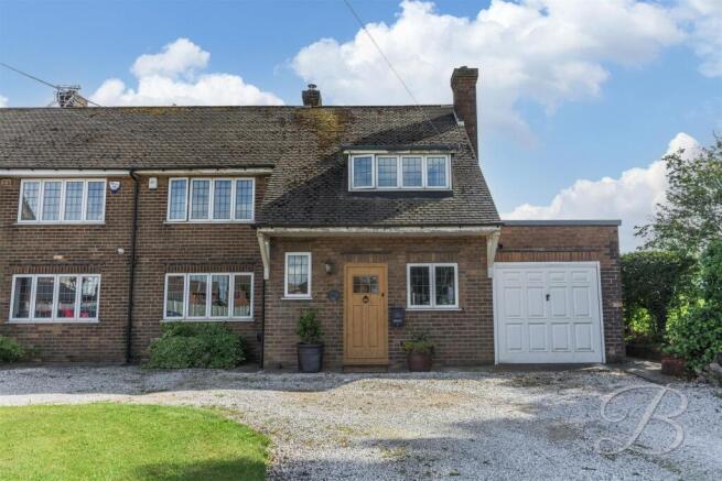3 bed property, in Main Street, £425,000