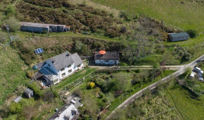 4 bed property, in Goginan, £565,000
