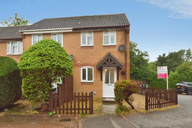 1 bed property, in Lastingham Grove, £250,000
