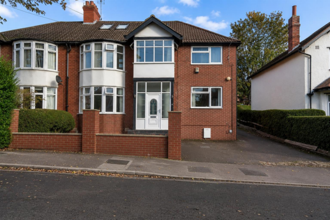 6 bed property, in St. Martins Road, £550,000