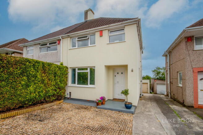 3 bed property, in Churchway, £250,000