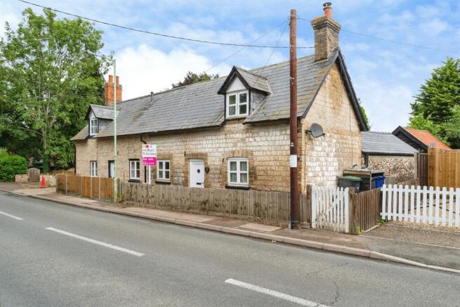 2 bed property, in The Street, £220,000