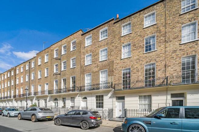 2 bed property, in Balcombe Street, £650,000