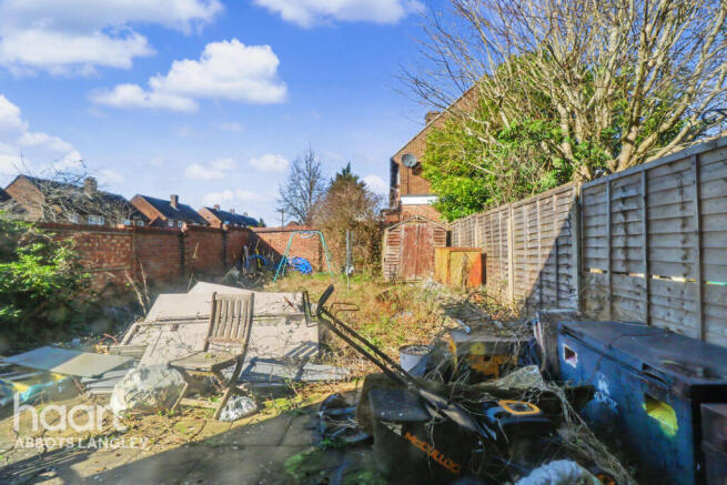 3 bed property, in The Graylings, £450,000