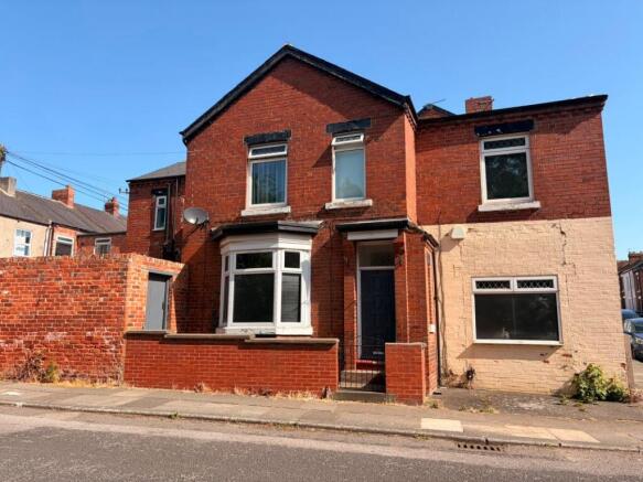 4 bed property, in 3 Northcote Terrace, £100,000
