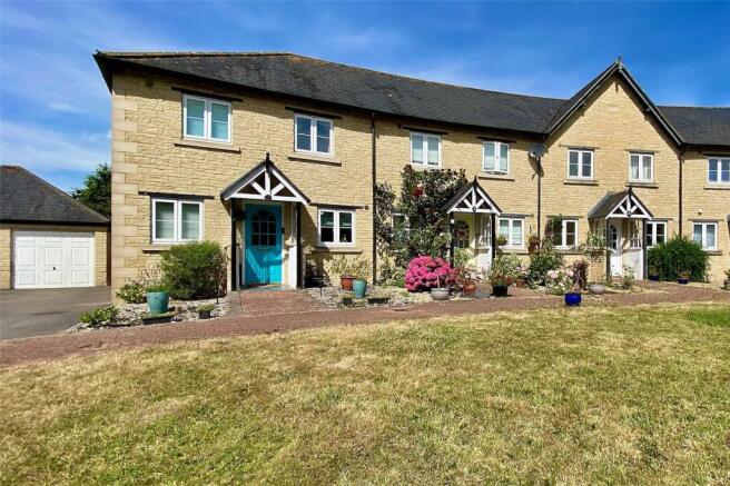 3 bed property, in Bramble Way, £300,000