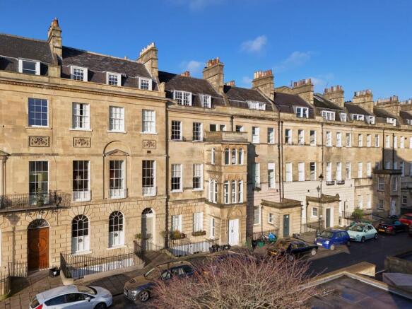 3 bed property, in Marlborough Buildings, £425,000
