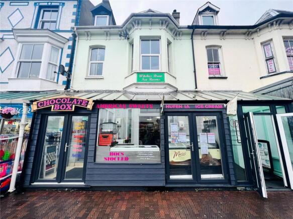 1 bed property, in Station Square, £95,000