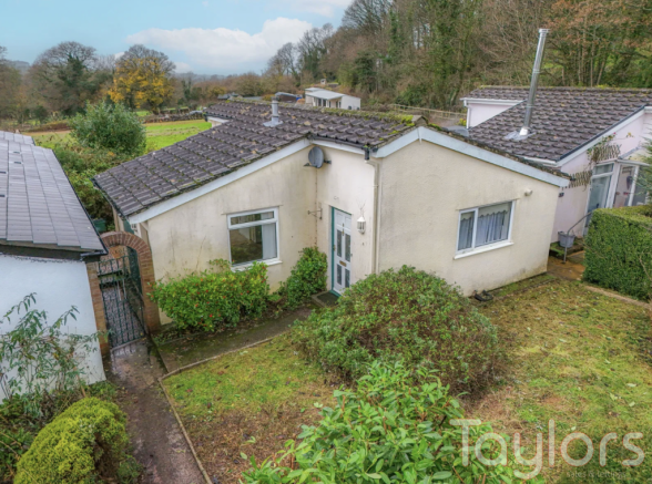 2 bed property, in Marldon Grove, £230,000