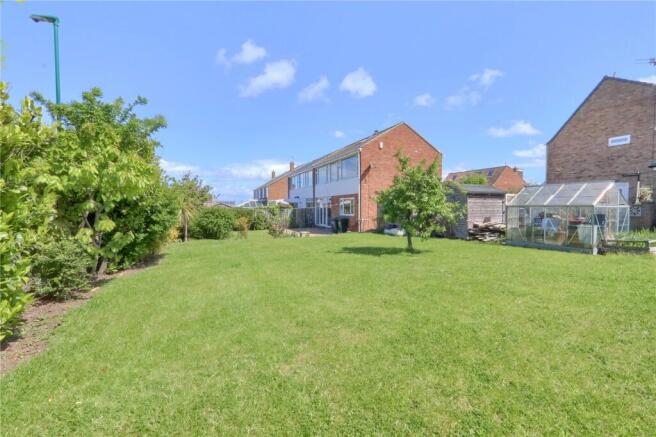3 bed property, in Fenner Close, £220,000